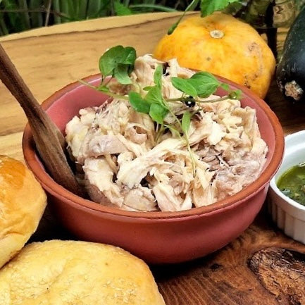 Slow-Cooked Herb Chicken in White Wine / Pollo con Hierbas Cocido a Fuego Lento en Vino Blanco