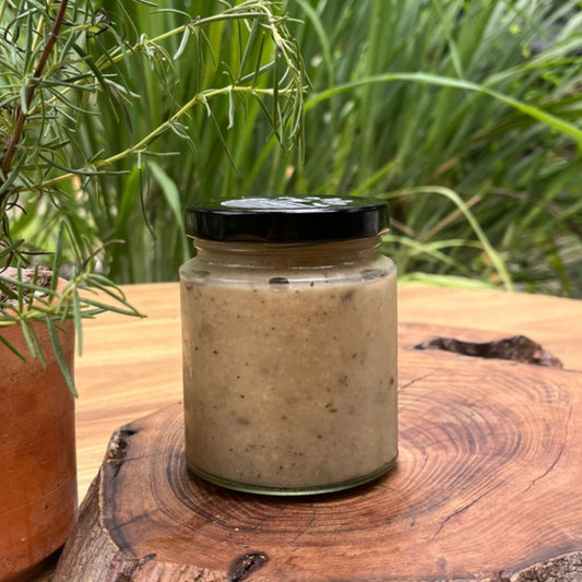 Herb and White Wine Chicken Gravy / Salsa de Pollo con Hierbas y Vino Blanco